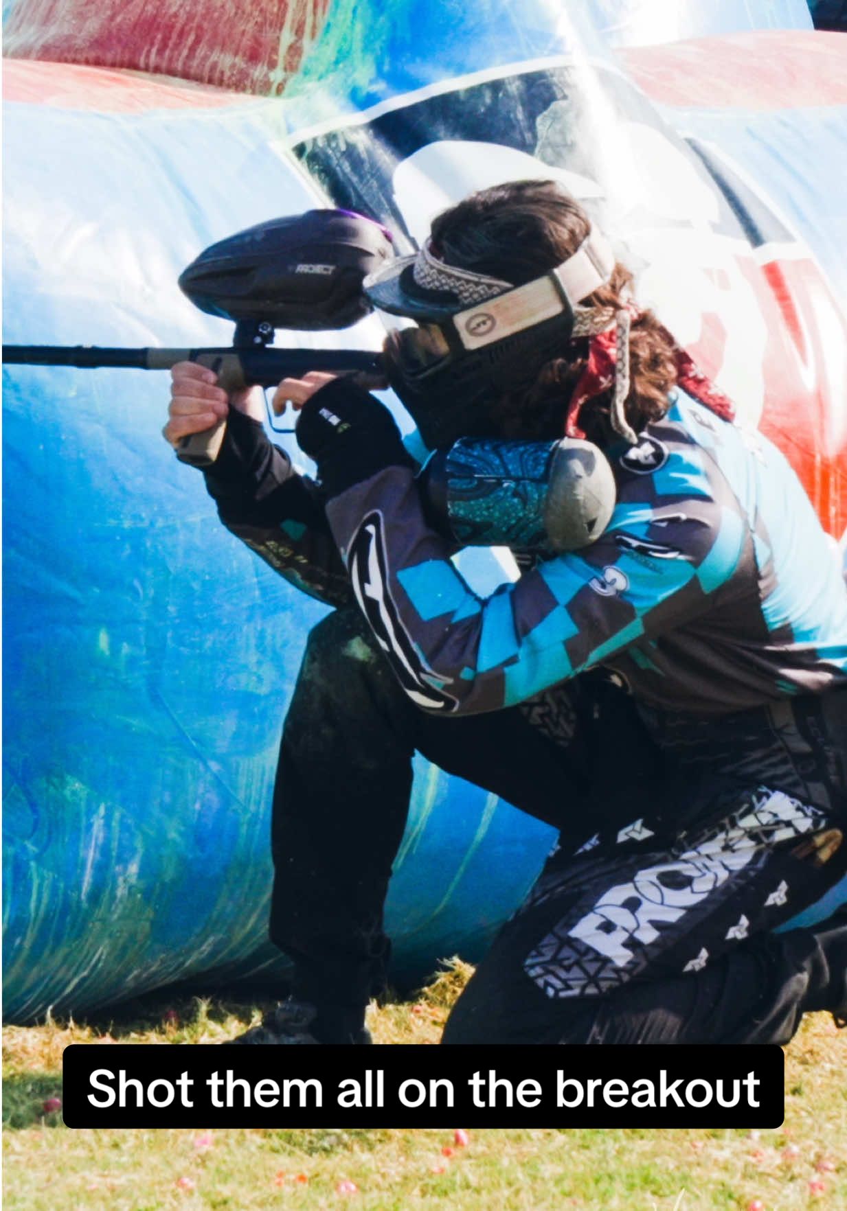 Big guns on the breakout. ⁣ ⁣ Pro paintball. ⁣ ⁣ #paintball ⁣ ⁣ #SonyAlpha 