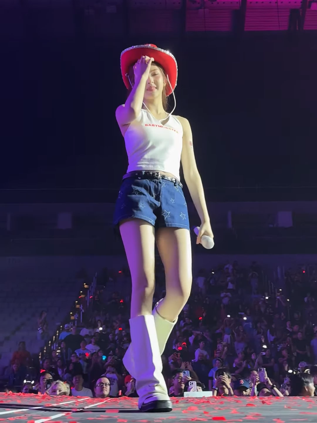 BABYMONSTER - ENCORE Stuck in the Middle HELLO MONSTERS fancam1 #BABYMONSTER #베이비몬스터 #kpop