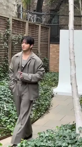 ikutan trend 😁😁😁#trend #jk #jungkook #calvinklein 