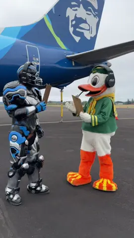 Secret’s out. 🤫 Stream Big NOON Saturday on @CFB on FOX including today's @Oregon Football game — free on Alaska flights all season long.  #oregonducks #foxsports #CollegeFootball #alaskaairlines 