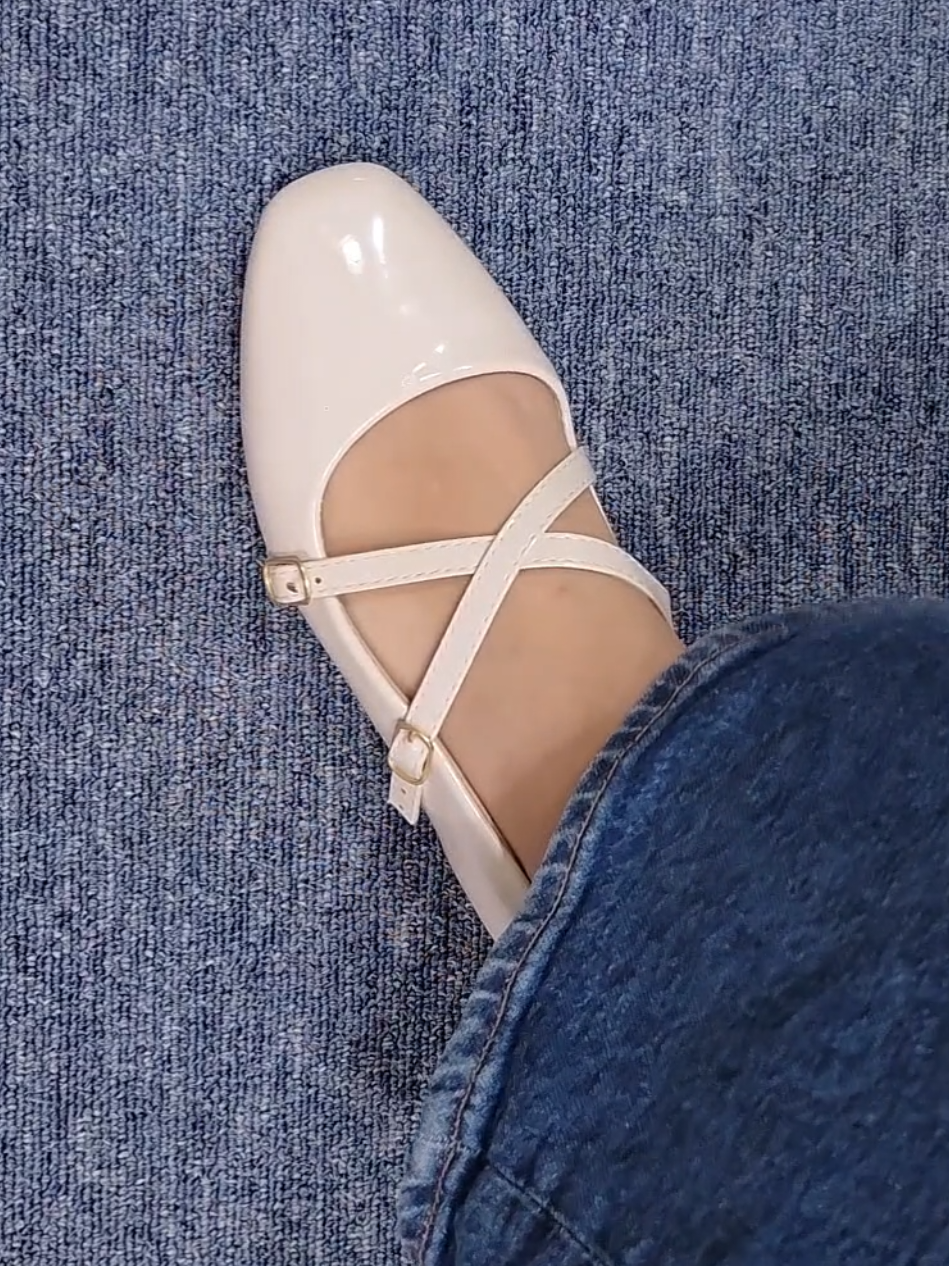 Grabeng presyo yan😭 #flatshoes #shoesforwomen #womenshoes #dollshoes #fypage 