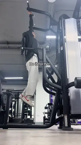 Not where I wanna be just yet but celebrating the wins when they come 🙂‍↔️ inshallah cleaner pull up reps soon #pullup #pullupprogress #consistancy #calisthenics #Fitness 