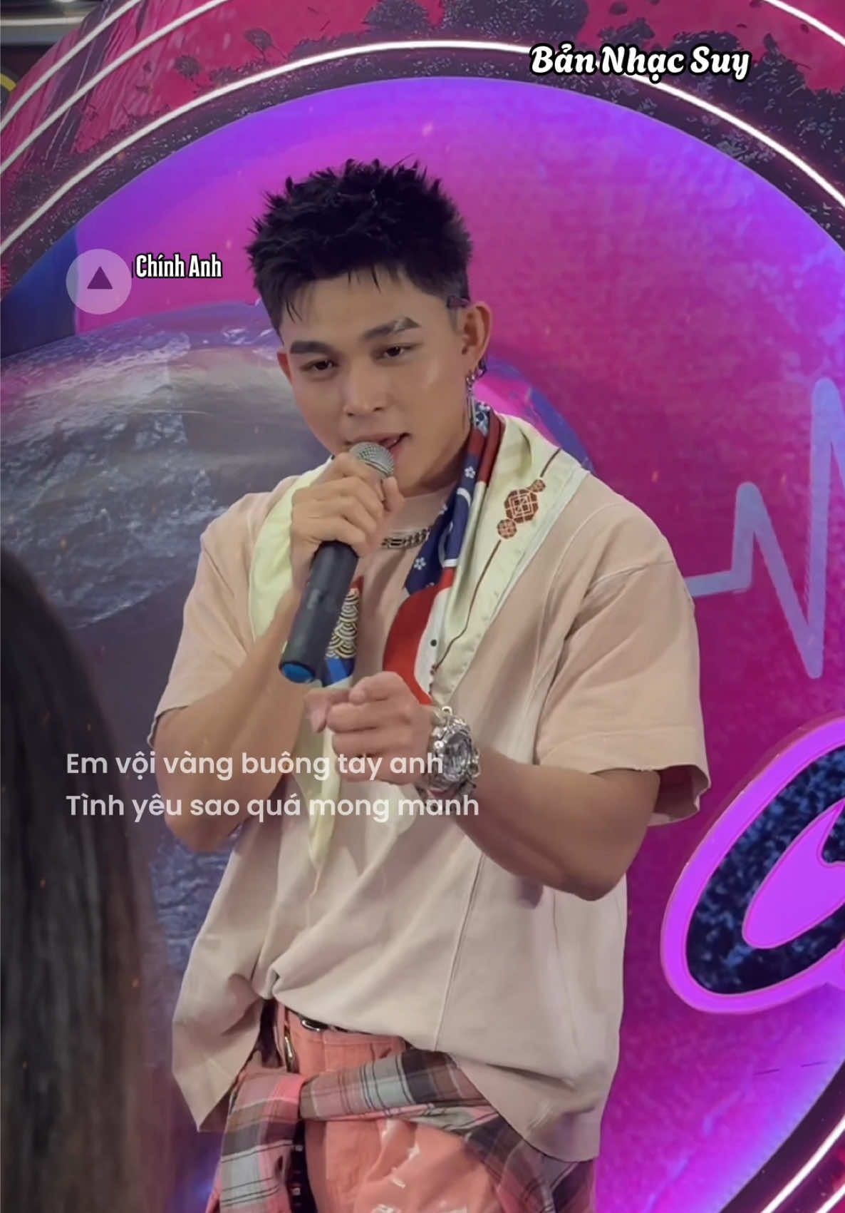 Tình yêu sao quá mong manh… “Thương Em Hơn Chính Anh - Jun Phạm” #thuongemhonchinhanh #junpham #BanNhacSuy #xh 