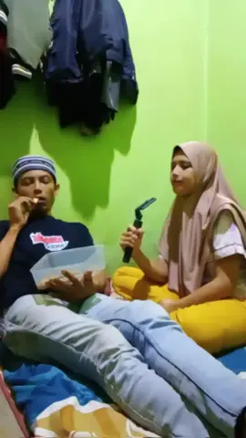 Nyanyi di depan suami #konten #kontenhiburan #nyanyilipsing #viral #fyp 