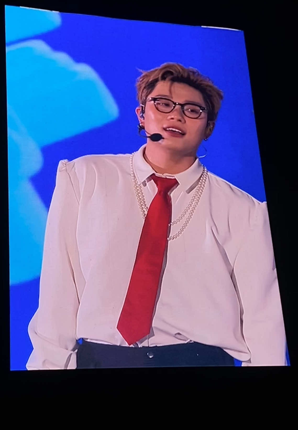 Aaaaaaa cuối cùng họ cũng comeback gòyy #Mopius #XoaDiUuPhien #BanThietKe #EmXinhSayHiConcert @Dương Domic @Quang Hùng MasterD @HURRYKNG @JSOL 