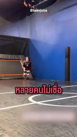 เขาเป็นสตั๊นแมนที่เก่งที่สุดแล้ว!!#trending #viralvideo #ไม่น่าเชื่อ #viral #viralshorts 