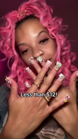 Amazing high quality Y2K inspired nails that are less than $12!