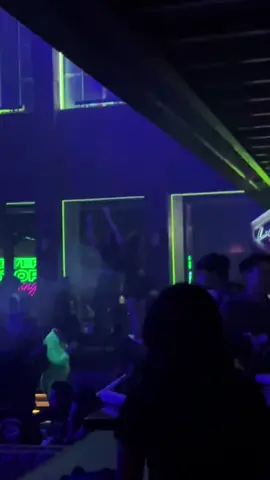 #partypeople #partynightclub #fypシ゚viral #jakartaparty #nightlifeparty😁🤘 #hlivehousekemang #livemusic