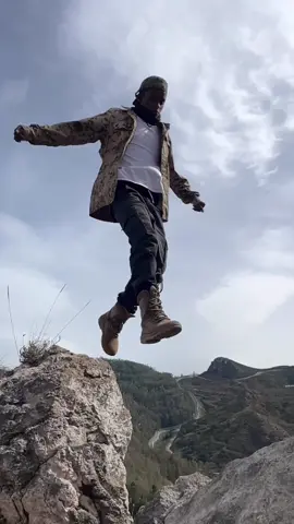 #Baillobaya_dimedi 🥷 @MAKAVELI🇪🇸   @YDADO4X4NISKA  Avant nous recevons peu maintenant 100textos pas jour 🤘🏽🥷