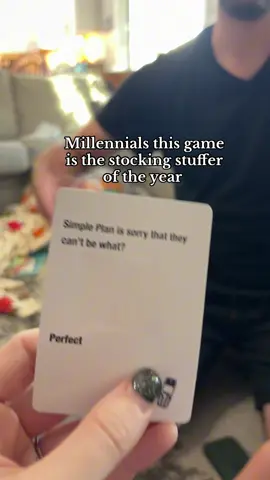 So so fun @LC Pop Quiz we want more decades! But this is absolutely perfect and I’ll be the hit at Christmas this year 😂 #lyricallycorrectgame #quizgames #musicgame #stockingstufferideas #familygamenight 