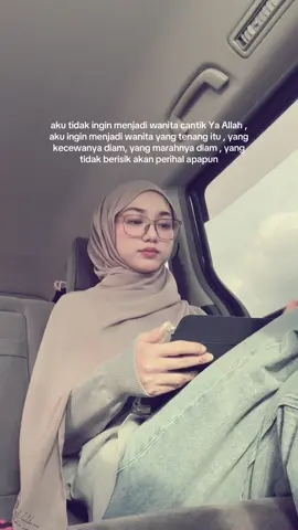 sedang bersederhana dalam segala perihal  ❤️‍🩹.