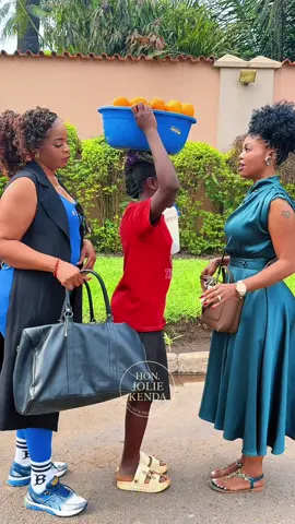Elles ont volé les oranges 🍊 et perdu une usine 🏭 @Annicha20 @Les mignonnettes officiel @Josh_Bokoko Docteur 