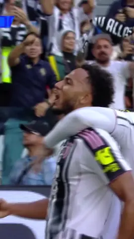 ⚡ | Entame idéale ! Lloyd Kelly lance la @juventusfc avec l’ouverture du score ! 🚀