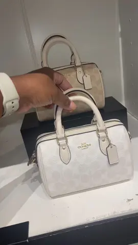 Matching Coach Rowan Purses With Your Daughter For Fall #coach #coachrowan #coachpurse #mommyandme #matchingpurse 