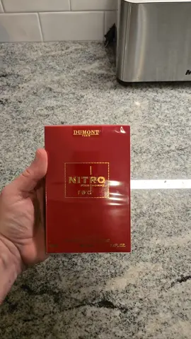 Amazing cologne for men smells amazing.