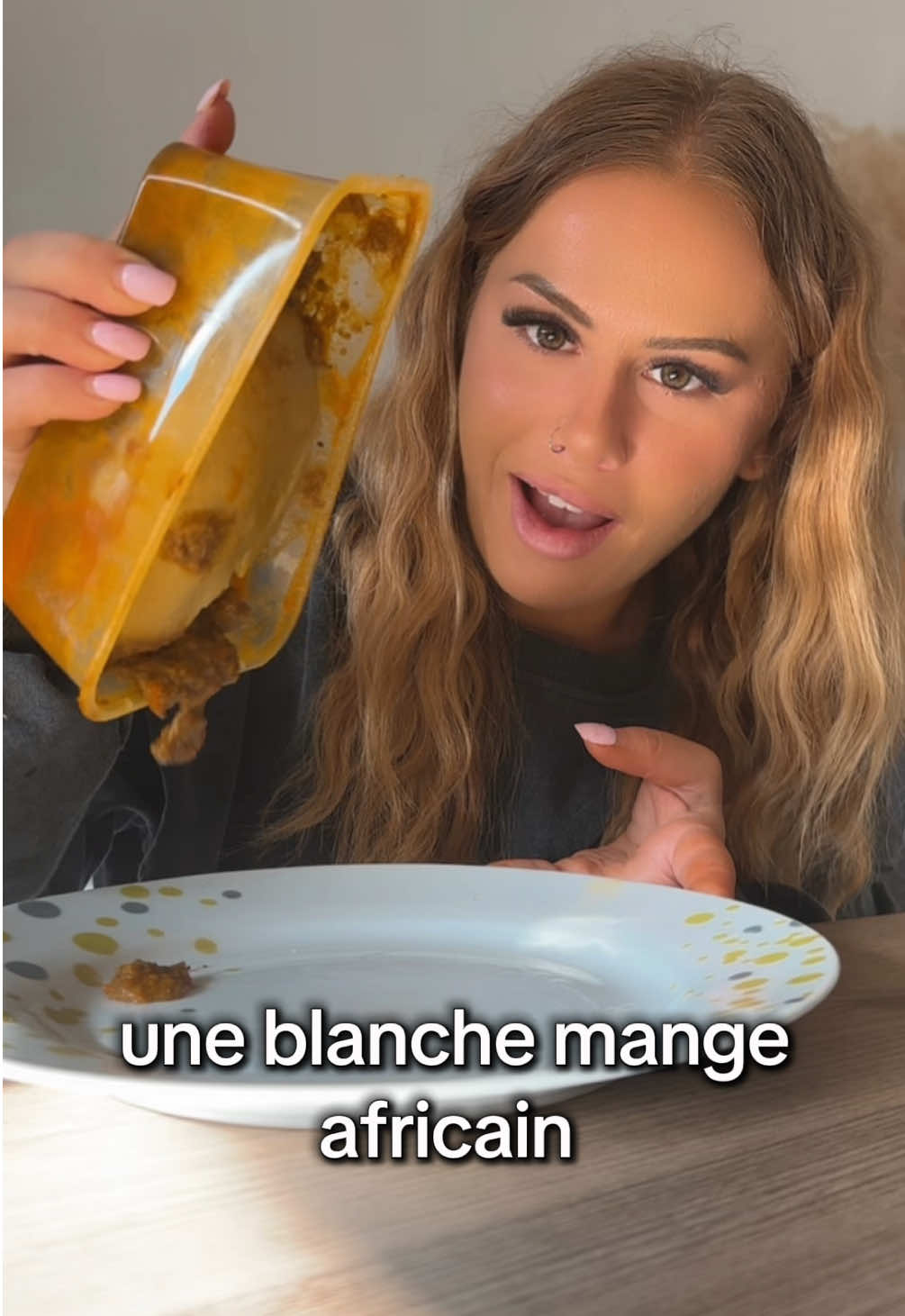 une blanche mange africain … le foutou banane sauce graine 😬 🍌 