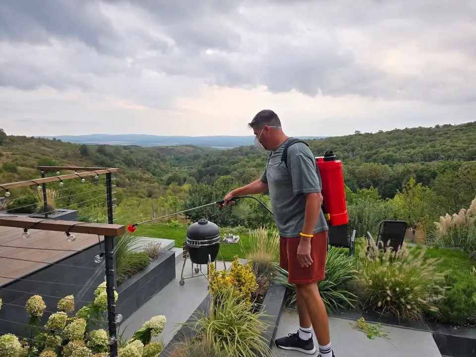 „Am făcut fiecare detaliu cu dragoste, dar se pare că nimănui nu-i pasă”.   🤯🤣 Forest Valley Chalet