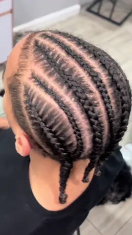 Get wit meeee🔥 all clients get 20% off any style this entire month 😍 ig- Diamondcosmetics.x_ #braider #fyp #phillybraider #hairstyle #hairstylist 