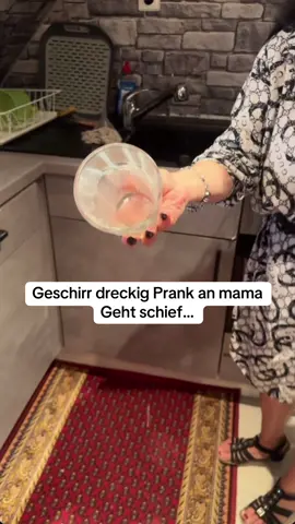 Wieso liebt mama pfannen mehr als mich 😭😭😭 #mama #minaayauu #mrsjelena #prank 