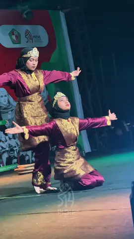 Hari Pertama Penampilan Seni Budaya Islami “Peuingat Uroe Lahe Pidie” Kab.Pidie @Prokopim Pidie @Media Alzaizi @Mc Fayzar @Muda Seudang Pidie @pidienow @NEWS PIDIE #pidie #acehpidie #sigli #lewatberanda 