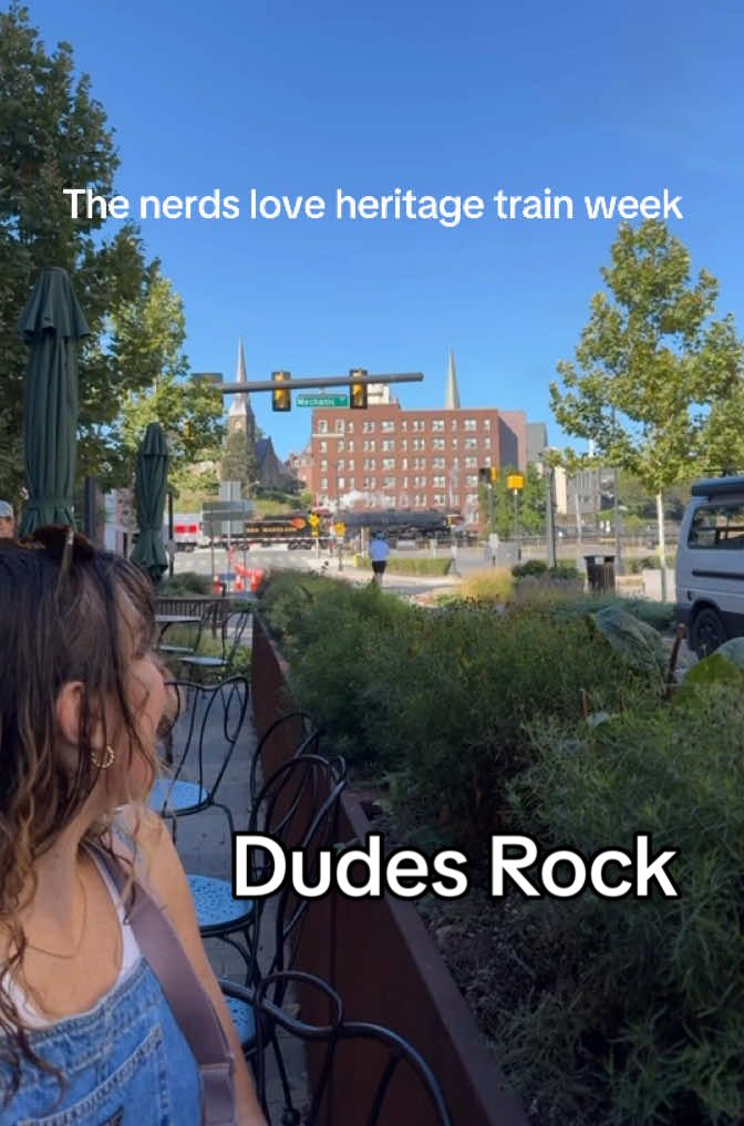 The nerds are literally RUNNING to the steam train 🤣🤣 #train #steam #locomotive #heritage #usa 