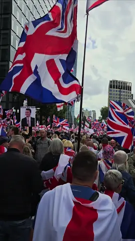 England will not forget you Charlie 🤍  #unitethekingdom #london #charliekirk #england #protest 