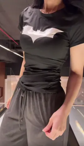 #explore #gym #tpyシ #typ  مو اعلان لكن التيشيرت خييييالل من هنا ✨ @متجر ماهِما فتنس 👕  