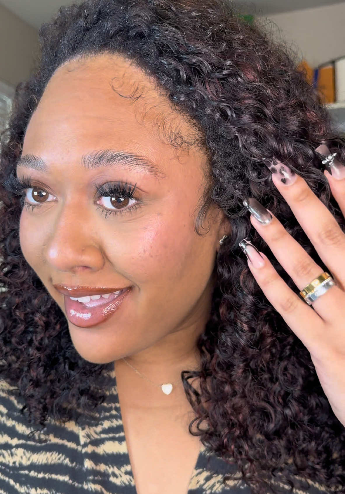 Discover the Secret to Quick & Easy Hairstyles with These Cheap & Cheerful Half Wigs! 🌟👛   @Marryu Hair Shop   #Marryuhair #waterwave #blackgirltiktok #curlywig #wiginfluencer #wiginstall