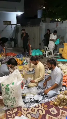#alhamdulillah #flood #rashan #donation #helppeople_god_will_help_you @mubeenkamboh @Bilal Marth 7 
