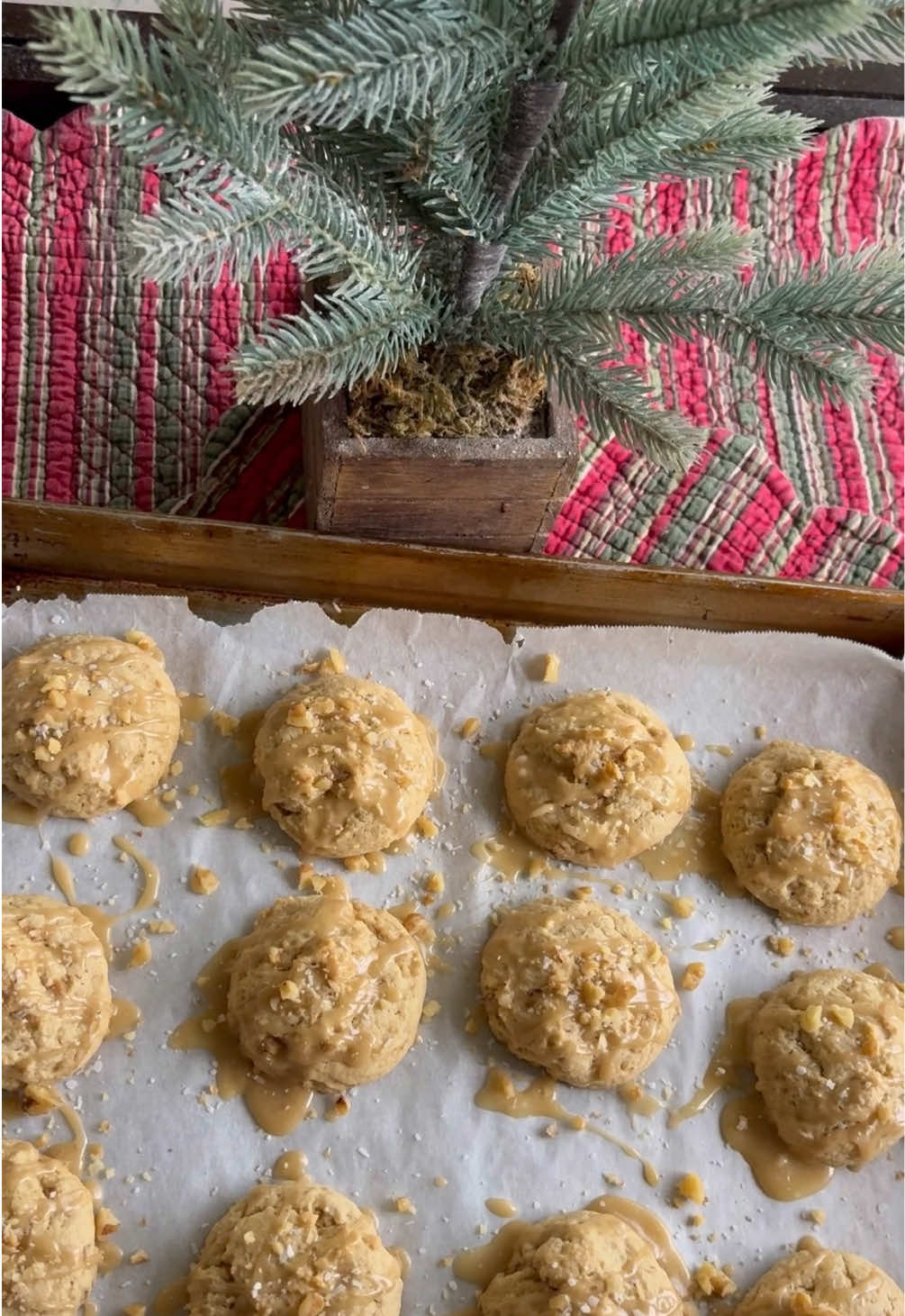 𝗠𝗮𝗽𝗹𝗲 𝗯𝗿𝗼𝘄𝗻 𝘀𝘂𝗴𝗮𝗿 𝗰𝗼𝗼𝗸𝗶𝗲𝘀🎄🎁cd: 103 days!☃️❄️#christmas #baking #foryou #new #viral 