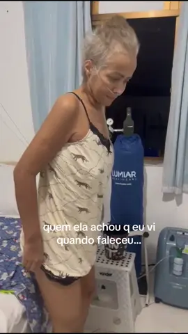 eu vi uma pessoa com muito amor pra dar, uma pessoa incrível que tinha muito oq viver, eu vi a minha mãe partir… meu coração dói demais de tanta saudades da senhora…🖤 #mae 