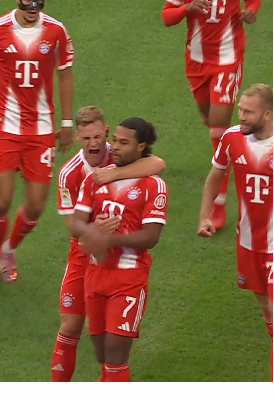 A FIVE ⭐️ performance from @fcbayern #bundesliga #fussball #fcb #hsv 