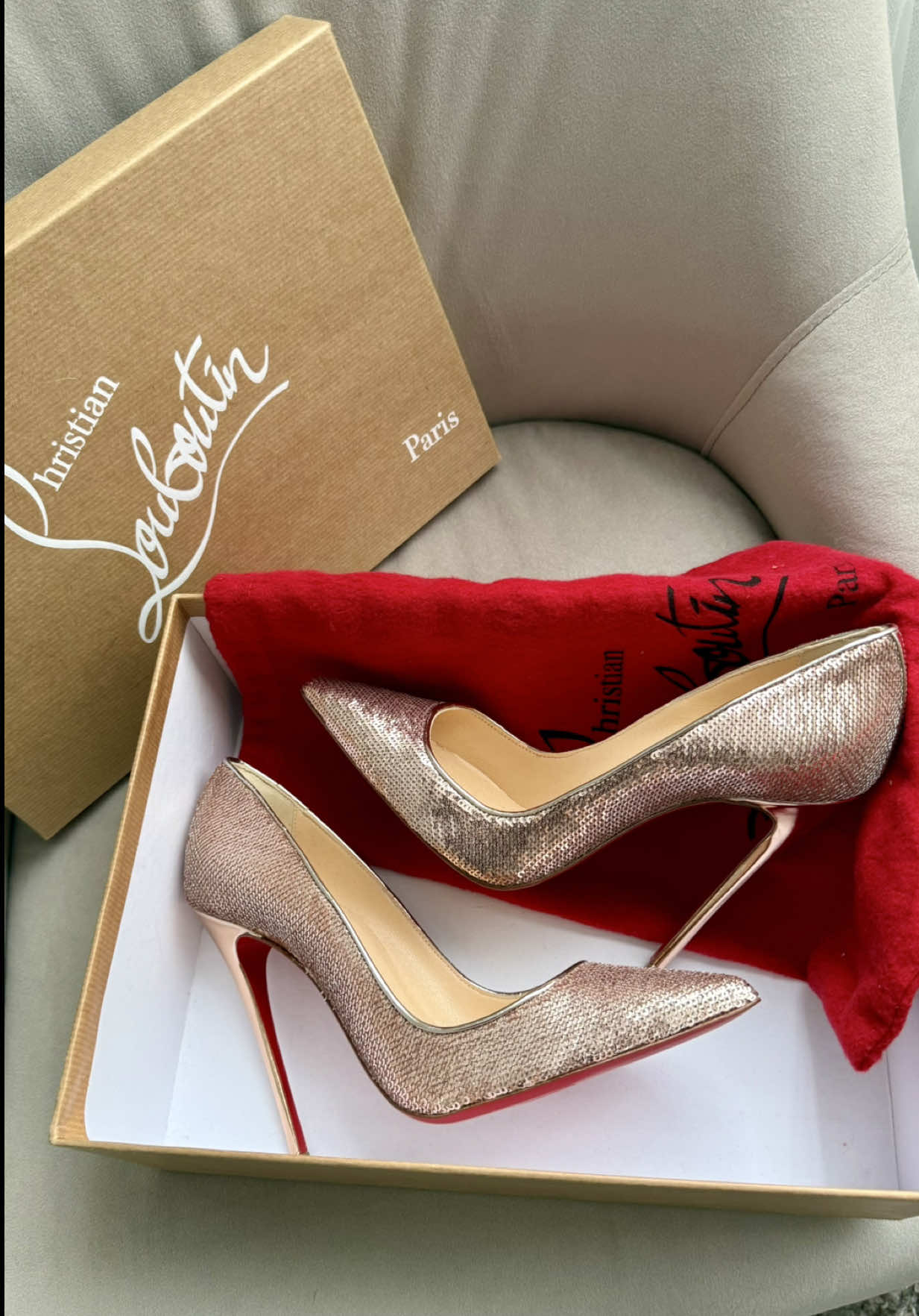 Un nuevo So Kate se suma a la colección…😅 Ahora la pregunta es… ¿qué color será el próximo? 🙆🏼‍♀️ #getreadywithjoaa #grwjoaa #outfit #foryoupagе #viral 
