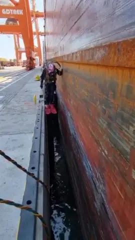 DEEPSEA Industry feature : “Fortunately I’ve lost some weight 🫣 it was really tight right there” @boardive  ————— #commercialdiver #commercialdiving #underwater #commercialdivinglife #underwaterjob              