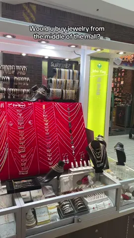 Would u buy jewelry from the middle of the mall?? I love that her jewelry don't tarnish🤗 #mall #jewelry #shop #custommade 