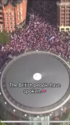 Is starmer running away again?? 🇬🇧#protest #british #reform #patriots #english 