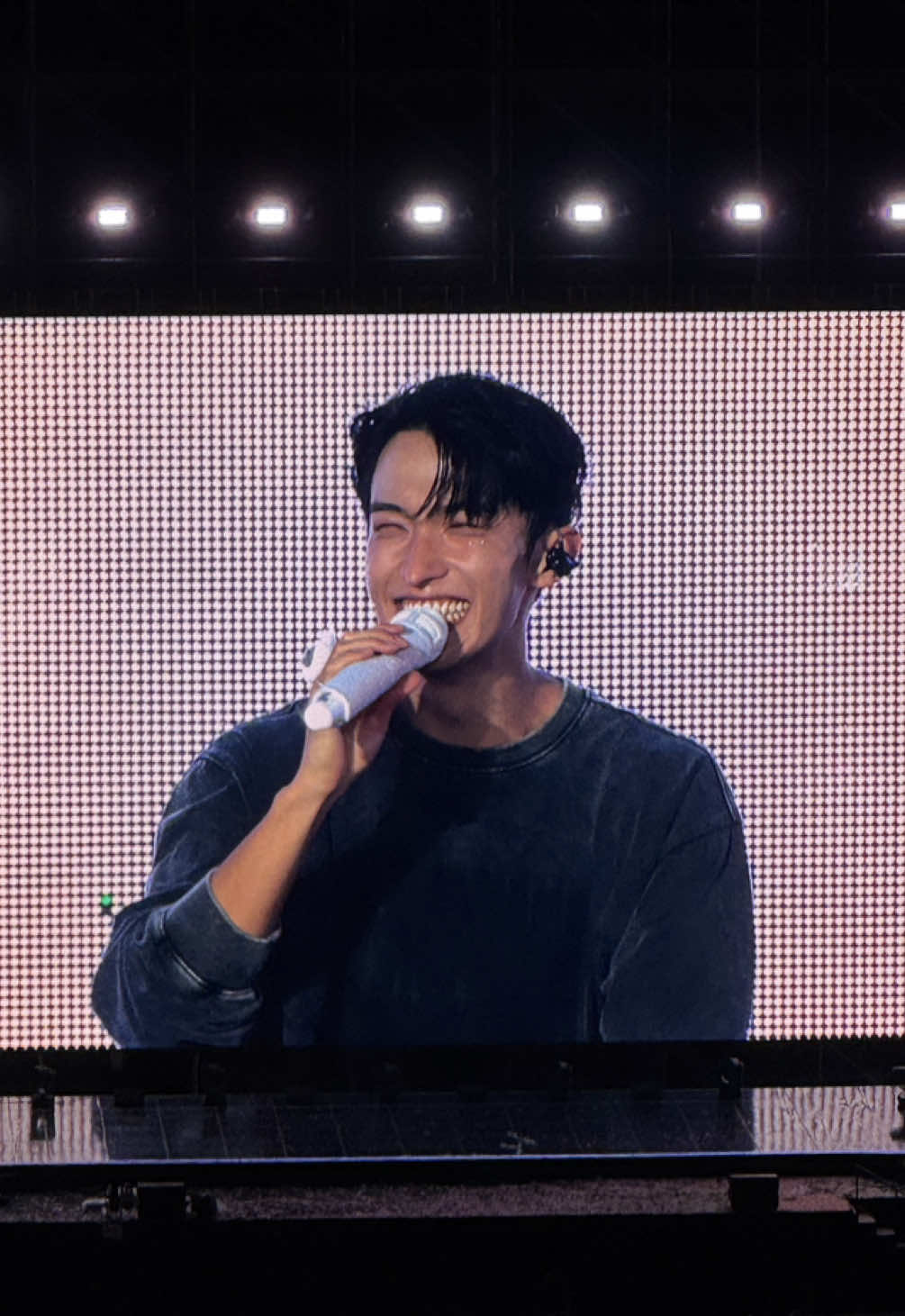 dokyeom being a pouty babie today  @SEVENTEEN 