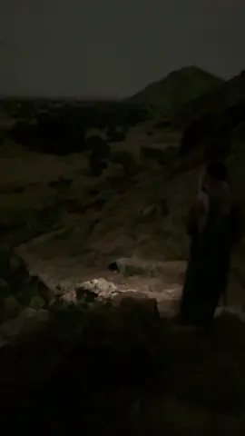 دعيني بسلام ورحمة الله وبركاته  ‏واذكريني كل ما تطري ع البال التحيه ‏واتركيني للحنان اللي شعوري معجزاته ‏اتركيني بالجروح الابجديه يا ابجديه  ‏اتركيني عاشقٍ يكتب بدمعه ذكرياته ‏من شعورٍ صادقه معي نبره عاطفيه ‏عاشقٍ مخلص ولاخان العهد من طيب ذاته  ‏كل يوم يقول تجديد العهد حقٍ عليه#4u 