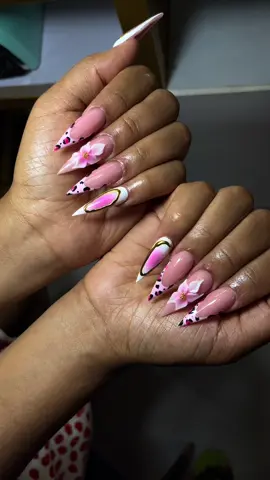 #yaoundecameroun🇨🇲🇨🇲 #stilettonails #nailartist #nailtech #explore 