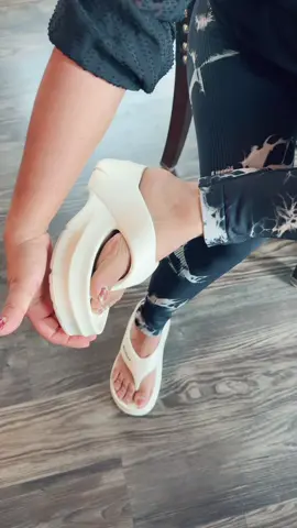 #creatorsearchinsights #parati #foryour Women's non-slip slippers, beach and home sandals, suitable for indoor and outdoor wear, walking shoes.
