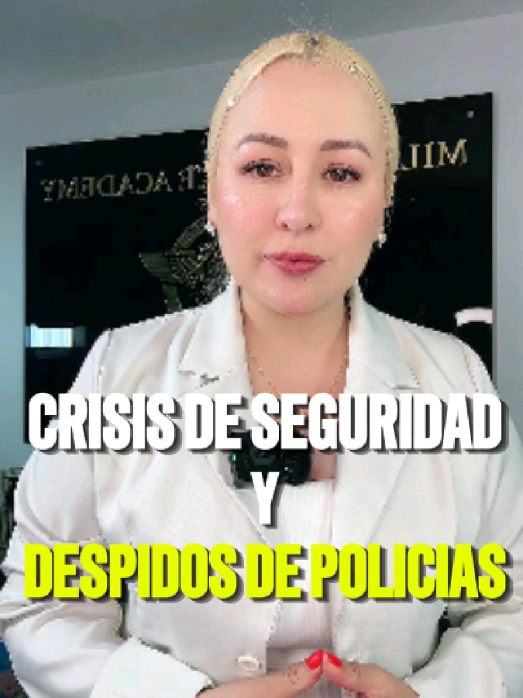🟡 ¿Echar a los más experimentados? Así se castiga la lealtad en la Policía 🎯 En plena crisis de seguridad, la institución está sacando por la puerta de atrás a intendentes y subintendentes con 15, 20 o más años de servicio. No es por mala conducta. No es por bajo desempeño. Es por ahorrar presupuesto. 👮‍♂️ ¿Te estás rompiendo el lomo en la calle mientras ves cómo sacan a los que más saben? ⚠️ ¿Te preocupa que después de años de servicio, también te digan “gracias y suerte”? 📌 La realidad: ❌ La experiencia está siendo reemplazada por novatos sin criterio operativo ❌ Solo tocan al nivel ejecutivo. A los oficiales… ni los miran 📉 Los sueños de ascenso, estabilidad y pensión, se cortan de raíz 💰 Y todo por un cálculo presupuestal que ignora el valor de la calle 🎙️ Este es un mensaje para los que han dado todo… y ahora están solos. 📢 Hoy no se calla. Hoy lo decimos todos. #FuerzaPública #PolicíaNacional #NivelEjecutivo #JusticiaLaboral #CrisisDeSeguridad 
