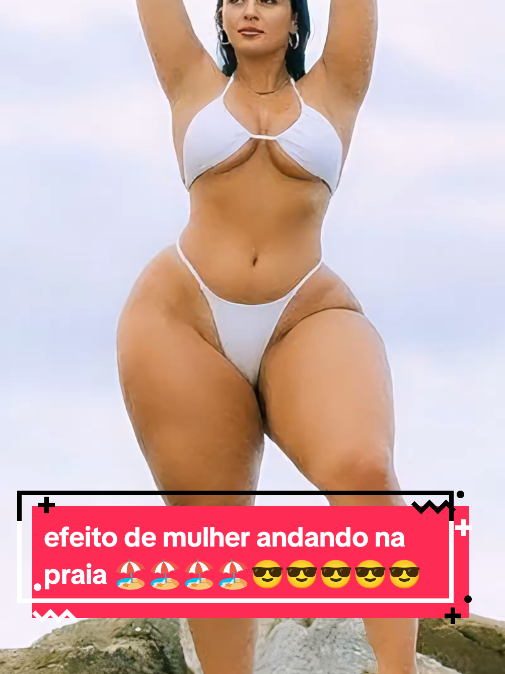 que efeito essa mulher linda andando na praia #efeito #foto #modelos #biquini #mulhe 