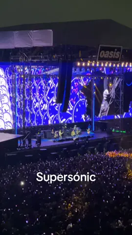 Oasis en México . Supersonic #oasis 