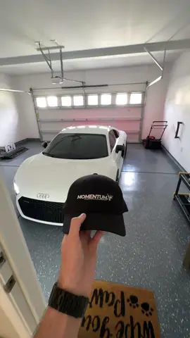 Momentum  #howtotrade #daytrading #cars #r8 #supercar 