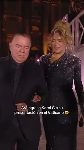 HERMOSA 🥹🫶🏻 @Karol G cantó “mientras me curo del cora” en el Grace for the world 🫶🏻 #LMS #LaMusica #Musica #parati #fyp 
