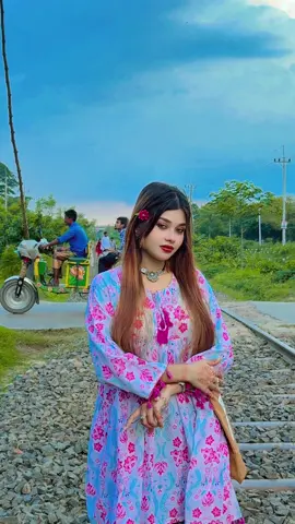 চোখে চোখে সে কথা পরতে কে পারে তুমি😊😍#trendingvideos #viral #viralvideo #foryoupageofficial #foryou #unfrezzmyaccount #trending #fyp #everyone #follower #riaakterofficial #tiktok 