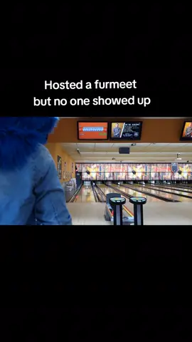 So yeah, hosted a furmeet that no one came to but I had some fun #furmeet #fursuiter #meurrkatabiss #bowling 