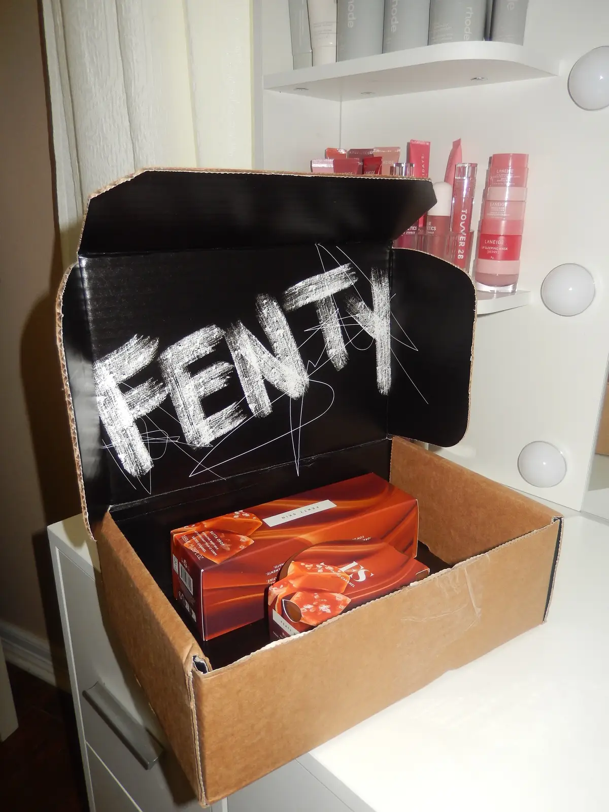 Pr unboxing @Fenty Beauty 🫶🏻 #prunboxing #fall #autumn #scents #fallscents 