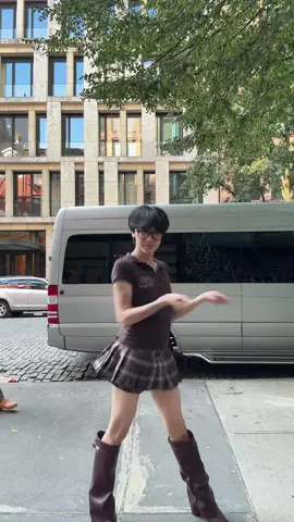 my knee HURTING but we pull through for miniskirt #miniskirt #aoa