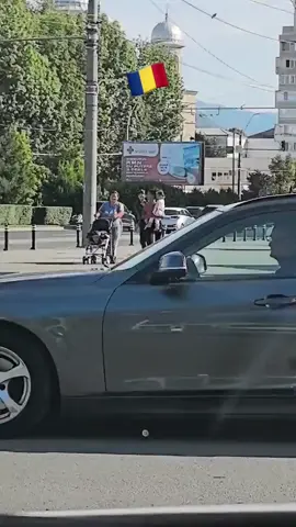 “Bro is marking his territory”  #treanding #fyp #romania #funnyy #videos 